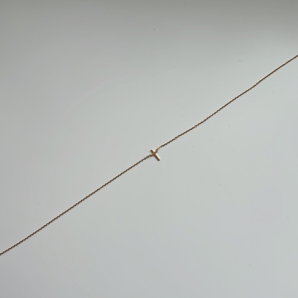 14K Gold plated cross necklace - Picture 5 of 6